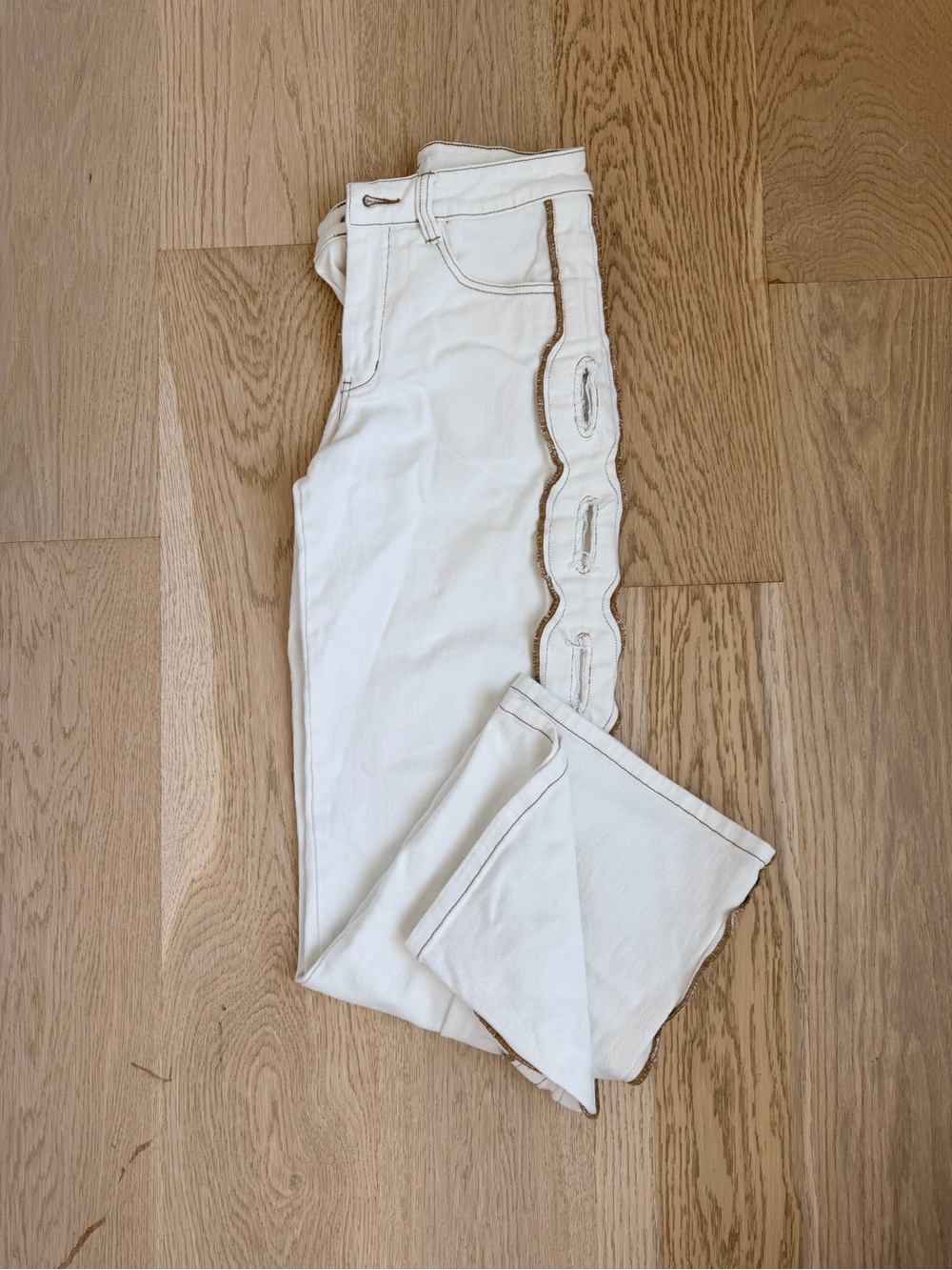 NWOT Sasha Therese White Eyelet Cairo Jeans